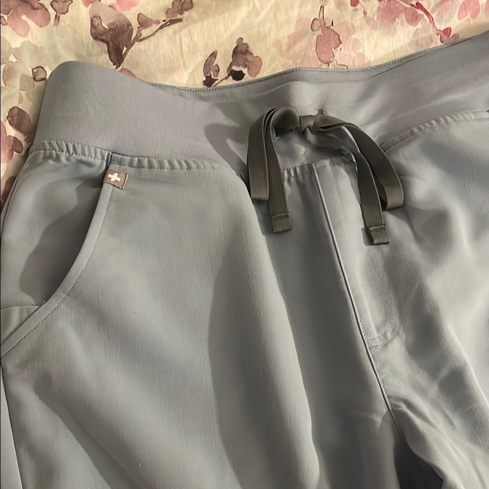 Figs “Dusty Blue 2.0” Jogger Scrub Pant - Picture 3 of 5